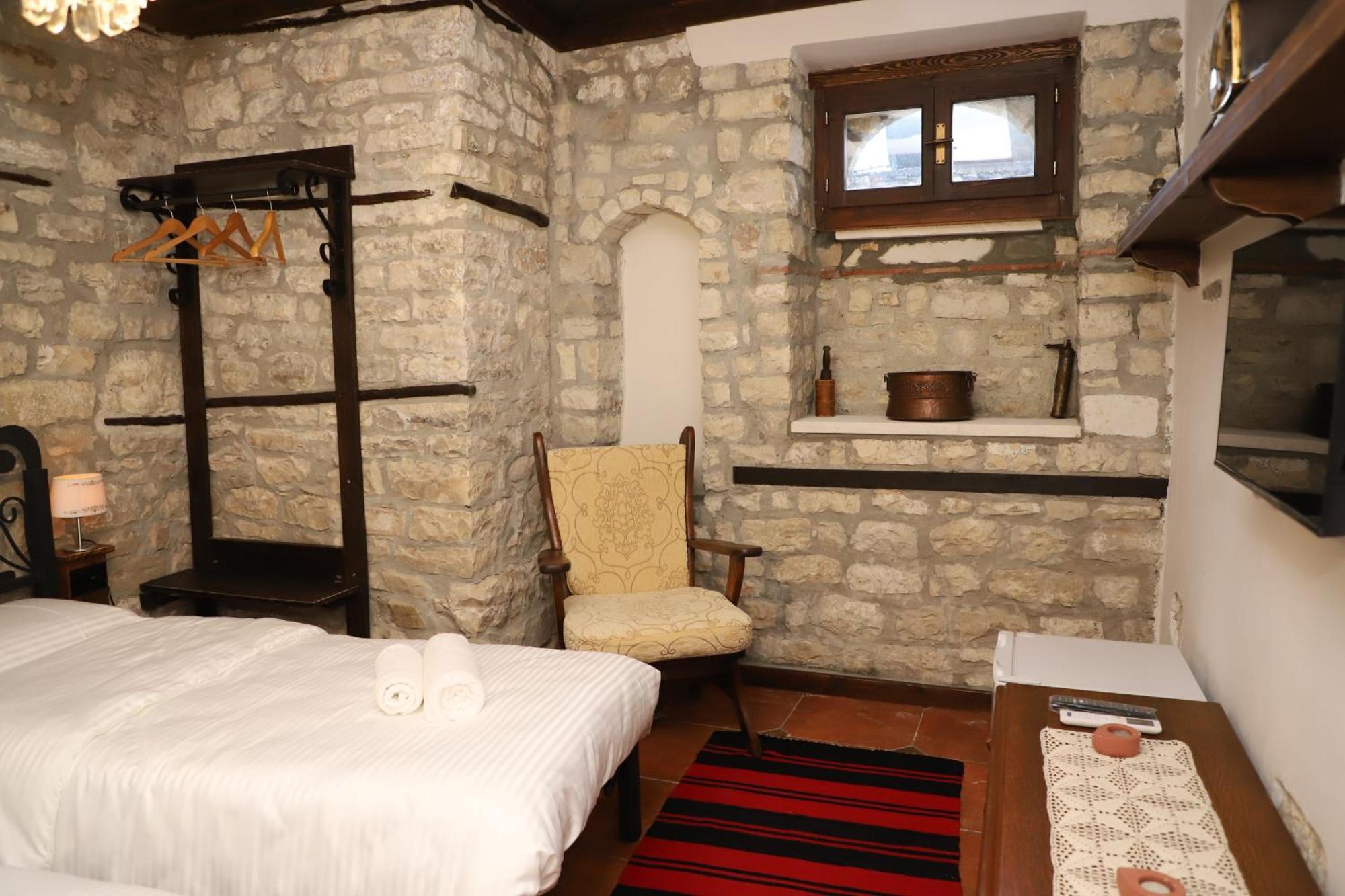Vila Art Berat Castle Buitenkant foto