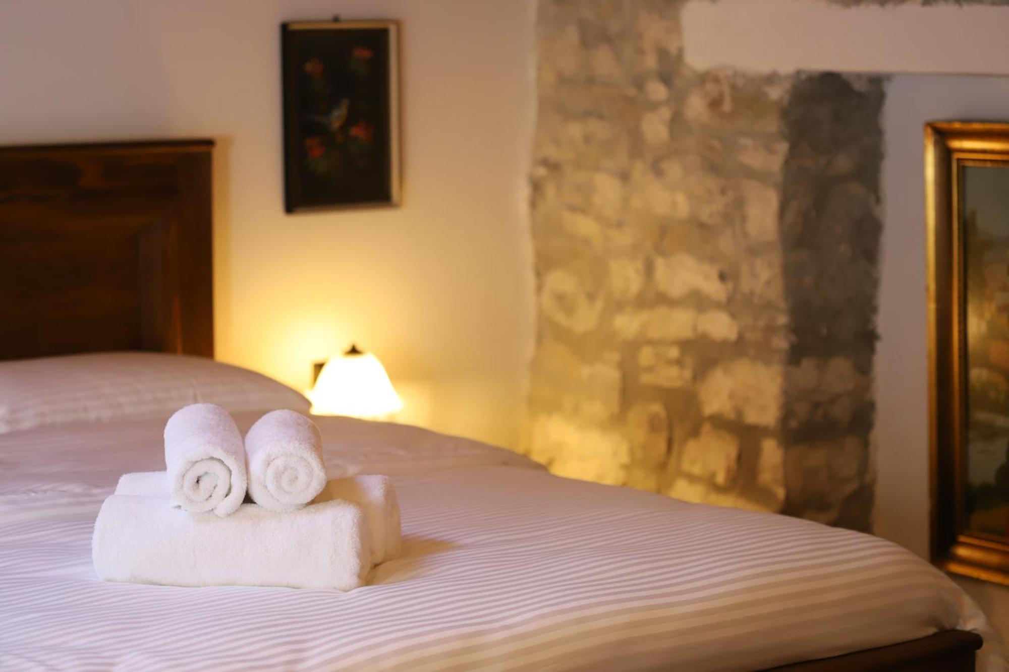 Vila Art Berat Castle Buitenkant foto